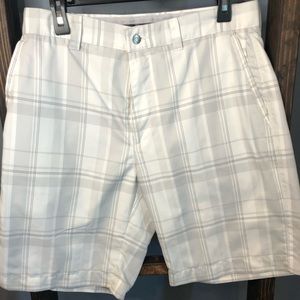 Callaway plaid golf shorts. Gray and white. Men’s